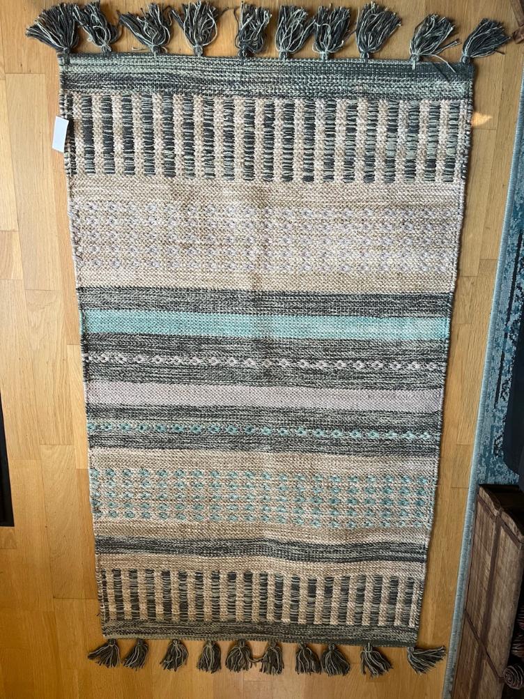 Teppich boho grüne Töne handgemacht Indien 69x114 cm