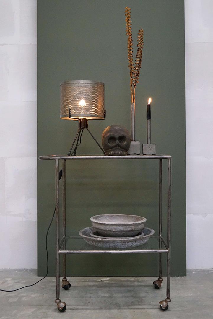 Kelly Tischlampe mit perforiertem Schirm