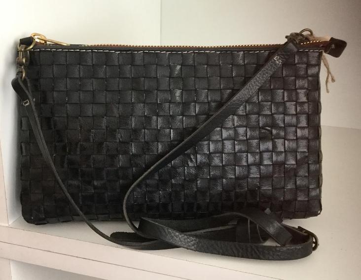 La Busta large black B25xT5xH13 cm