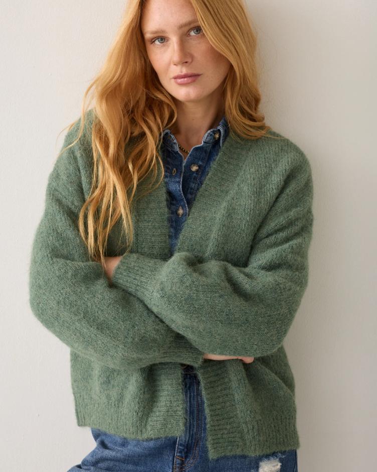 Weiche Strickjacke mit Puffärmel thyme Green